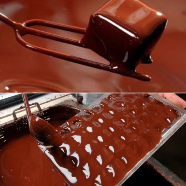 Trempage des intérieurs de chocolat et Moulage des coques de chocolat