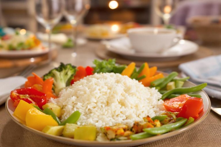 Combien de riz par personne en accompagnement