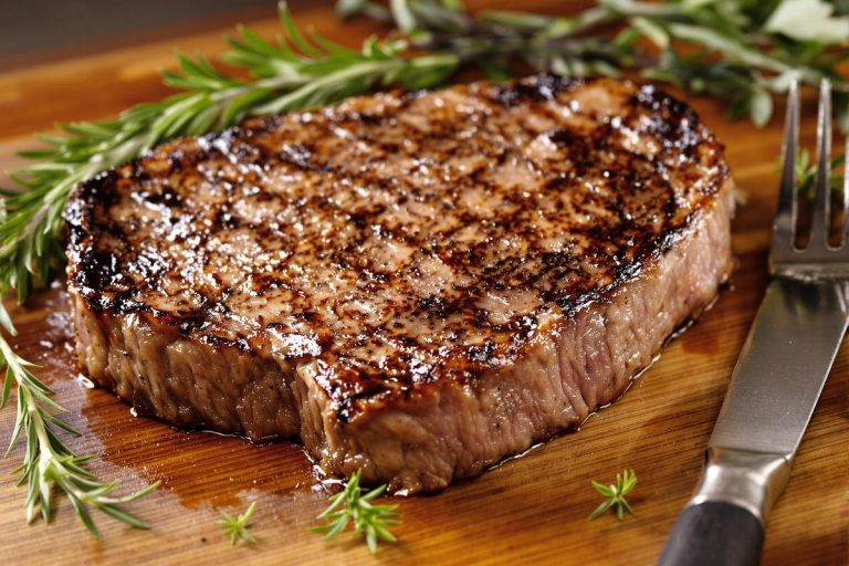 Voici la vraie méthode pour saisir une viande sans la dessécher