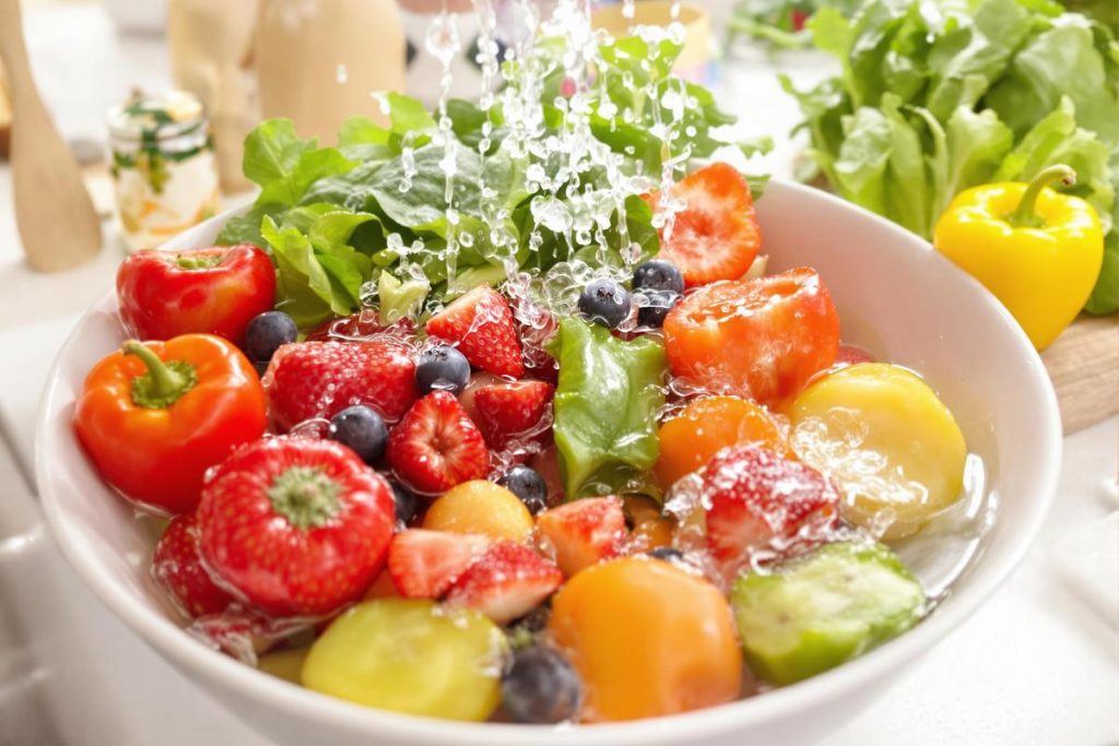 Faut-il laisser tremper les fruits dans une eau vinaigrée pendant 15 min pour enlever pesticides ?.jpg