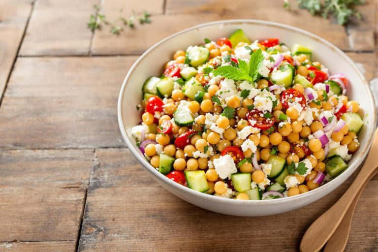 Salade de pois chiches à la feta : recette savoureuse et rapide.jpg
