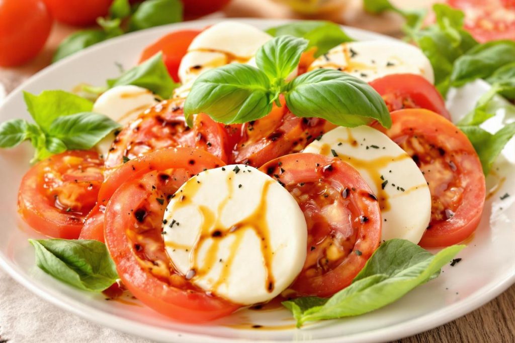 Tomates mozzarella basilic : la recette classique facile.jpg
